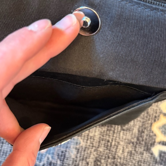 Vintage Fossil Women’s Black 100% Genuine Leather Crossbody Purse - Picture 5 of 16